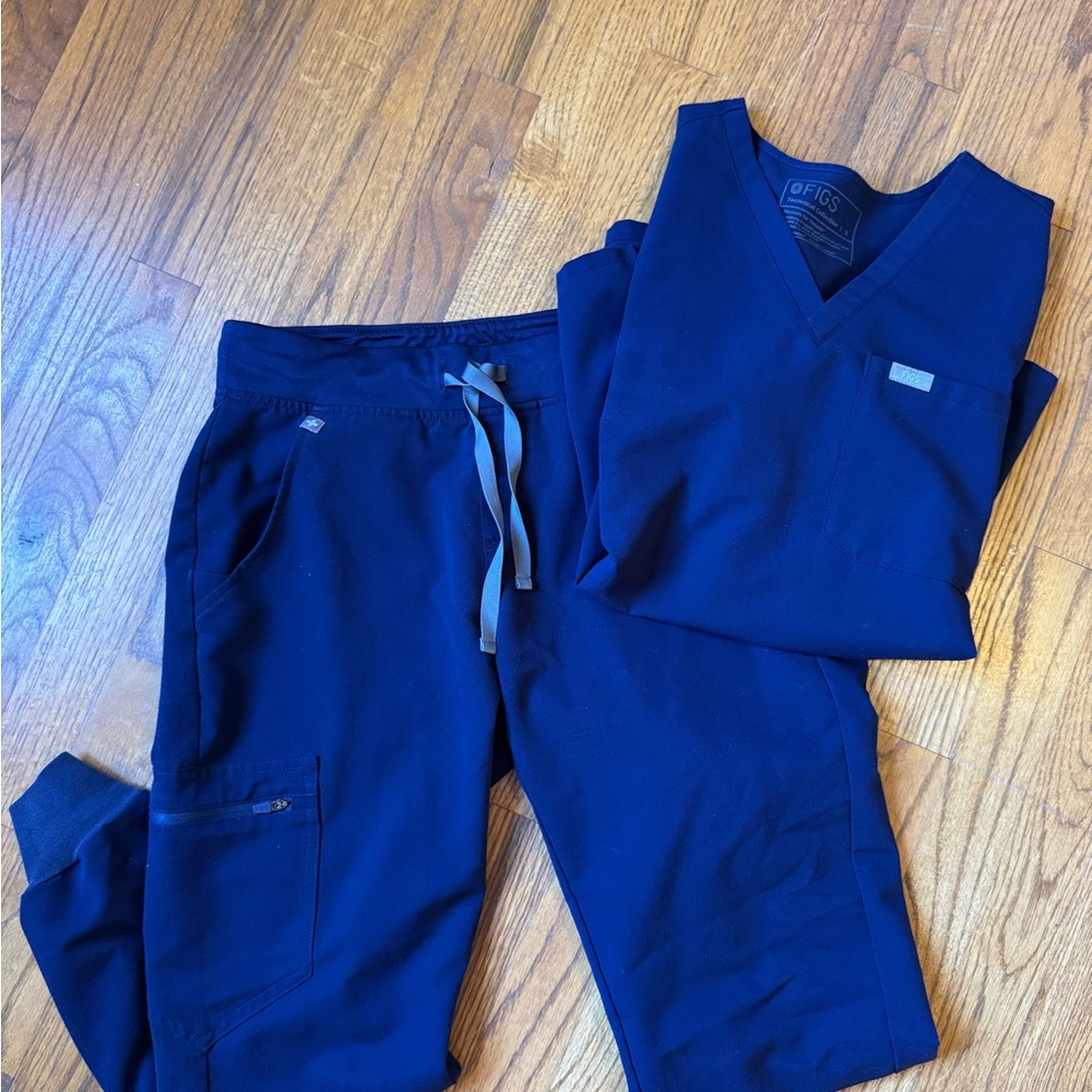 Figs Deep Blue Scrub Ensemble